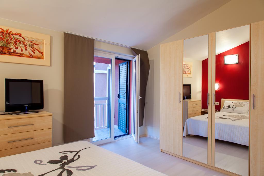 Apartments Toni Omiš Pokój zdjęcie